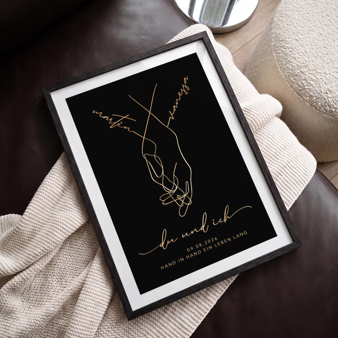 Personalisiertes Hochzeitsgeschenk „Hand in Hand“ mit Goldfolie