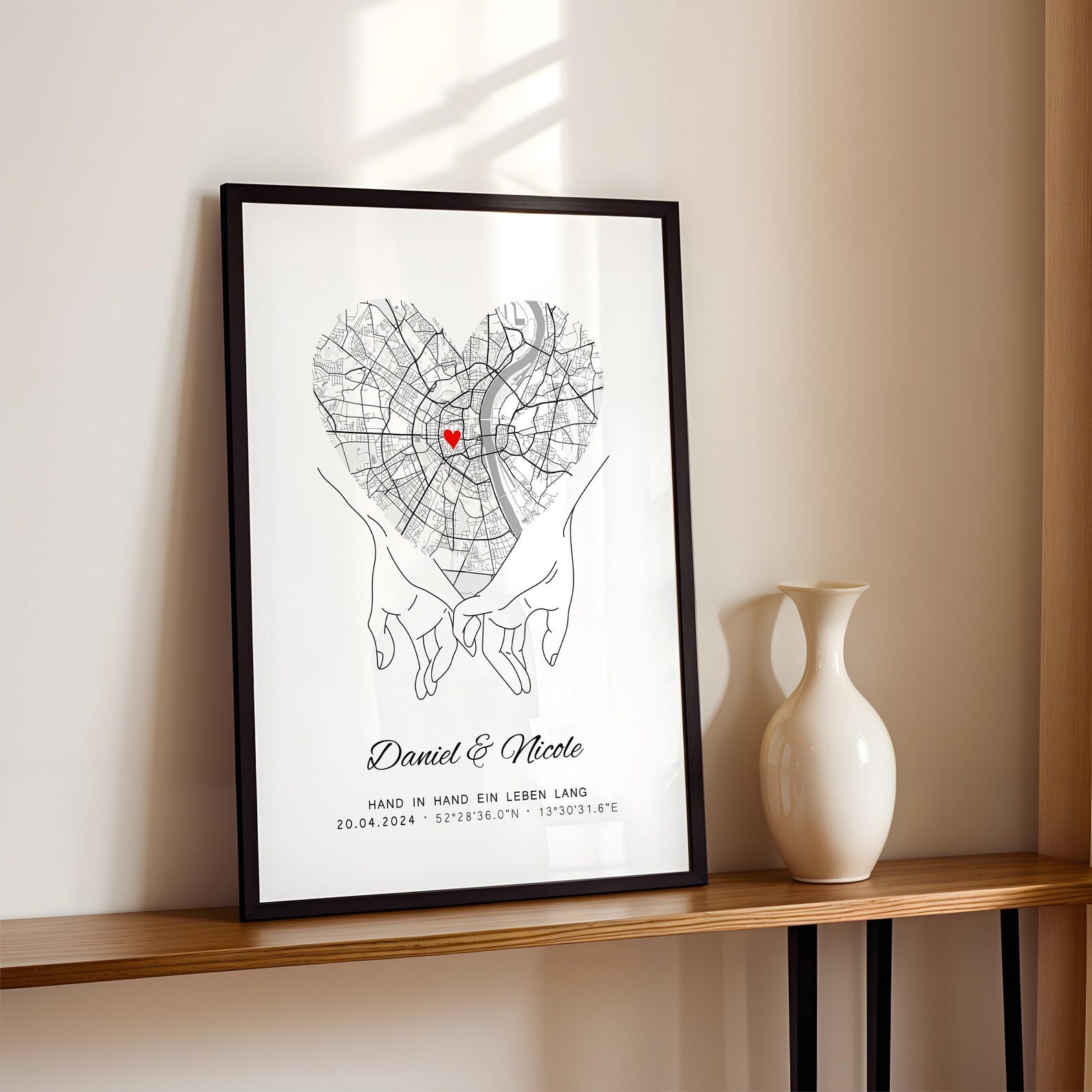 Hand in Hand Koordinaten Bild – Geschenk zur Hochzeit oder Silberhochzeit