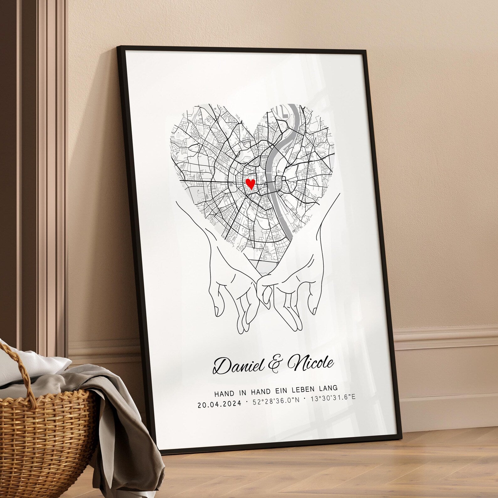 Hand in Hand Koordinaten Bild – Geschenk zur Hochzeit oder Silberhochzeit